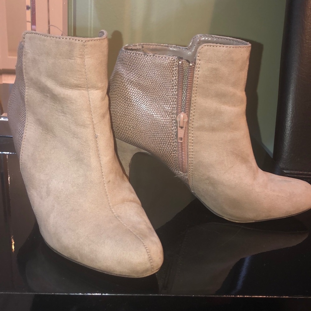 Express ankle boots size 8